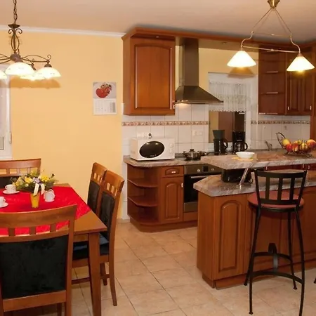 Holiday home Hochwertiges Steffi Mit Terrasse Balatonbereny
